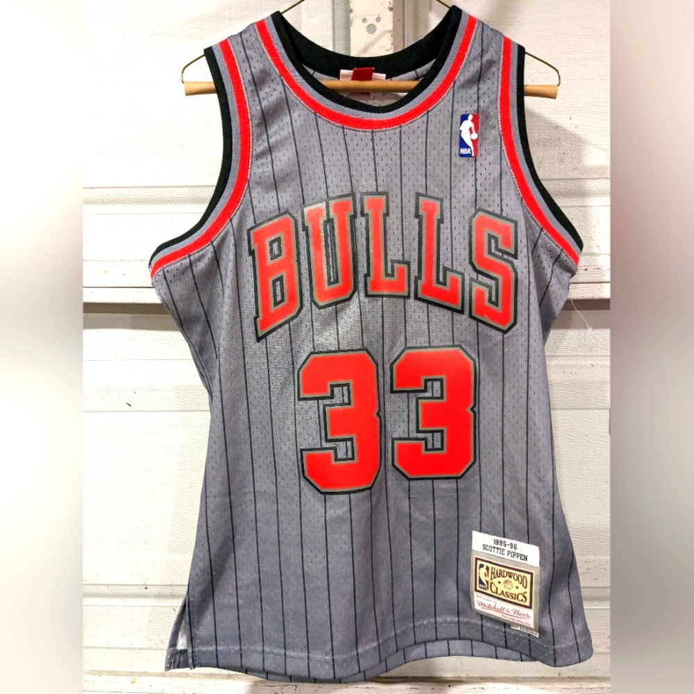 Mitchell & Ness Scottie Pippen Jersey Mens 1995 Chicago Bulls Grey HWC Swingman